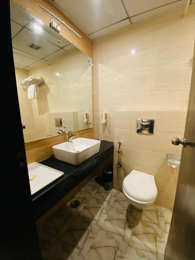 Hotel Ss Grandeur Lucknow Ngoại thất bức ảnh