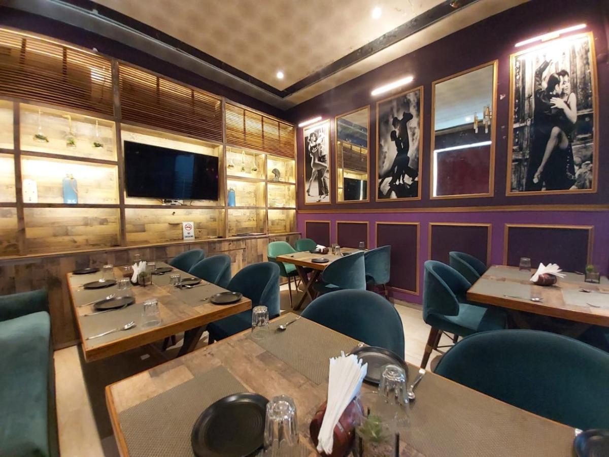 Hotel Ss Grandeur Lucknow Ngoại thất bức ảnh
